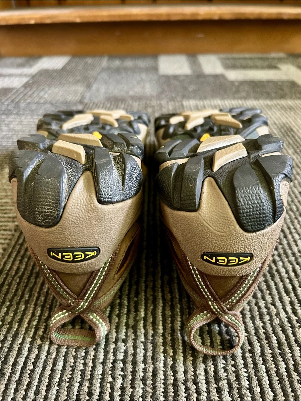 KEEN Men's Brown Leather Arroyo II Waterproof Hiking Sandals, size 8.5 41
